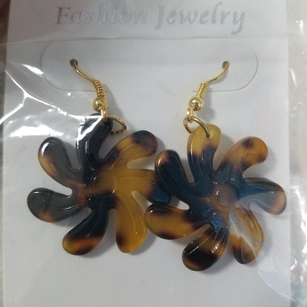 Earrings - Picture 4 of 4